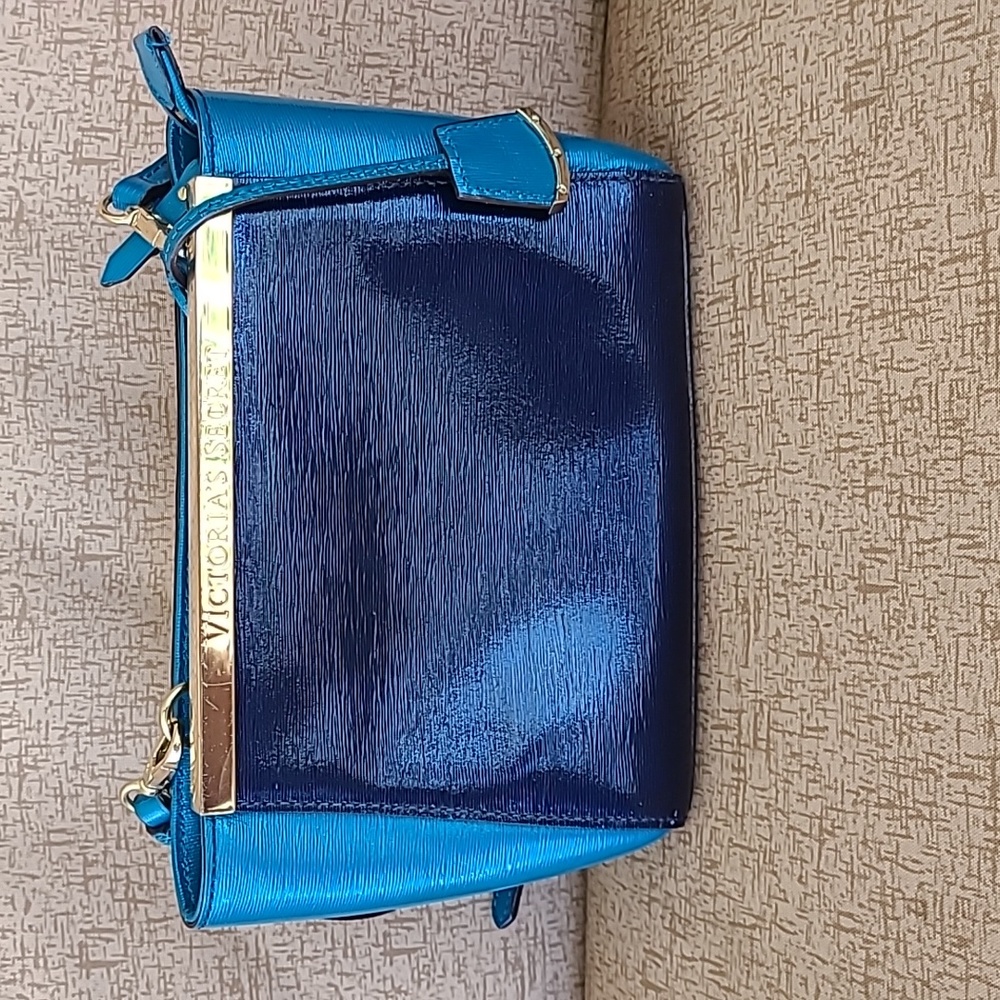 VICTORIA SECRET blue crossbody bag!
